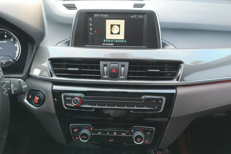 宝马X1 2018款 sDrive18Li 尊享型中控内饰16