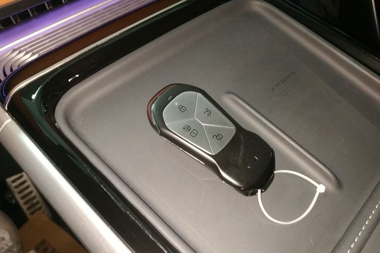 小鹏G9 2022款 650 性能版Pro中控内饰11