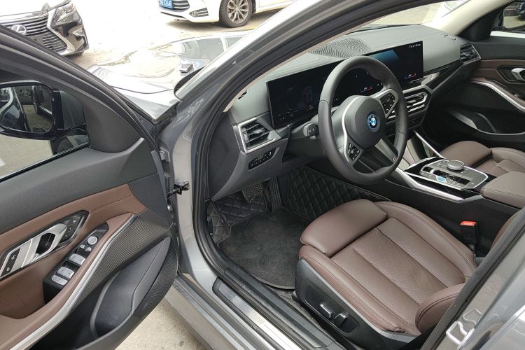 宝马i3 2022款 eDrive 35 L中控内饰20