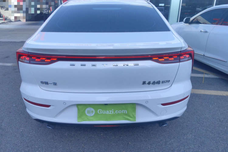 奔腾B70 2025款 龙耀版 1.5T 欢享型车身外观6
