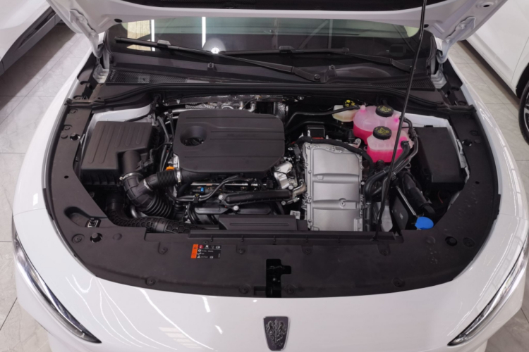 荣威D7 2025款 DMH 125km 世界冠军版机舱底盘24