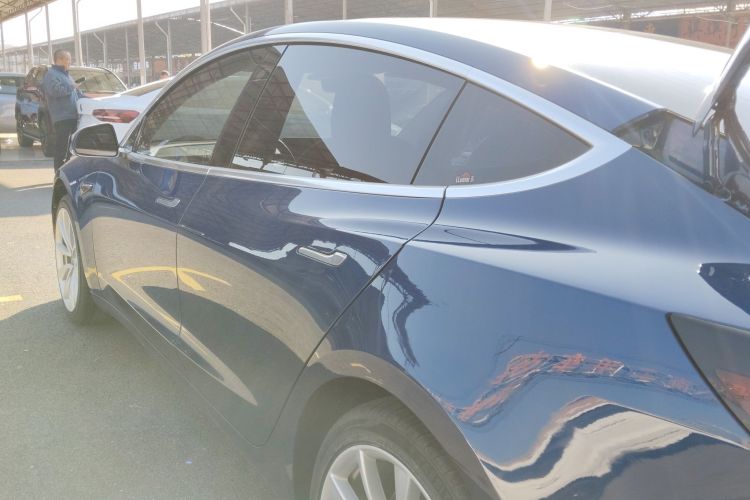 特斯拉 Model 3 2019款 标准续航后驱升级版车身外观4