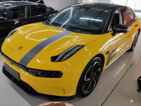 极氪001 2021款 长续航双电机 WE版