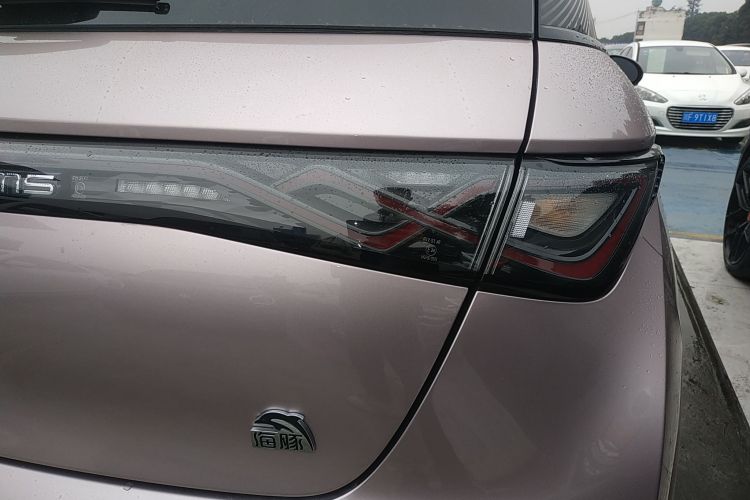 比亚迪 海豚 2023款 420km 时尚版车身外观9