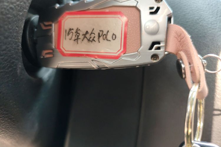 大众 Polo 2014款 1.4L 手动风尚版中控内饰11