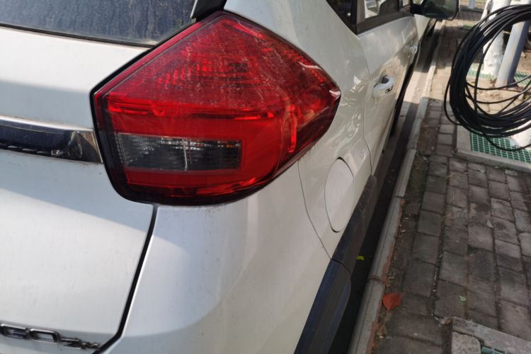 奇瑞 瑞虎3X 2017款 1.5L 自动时尚版车身外观9