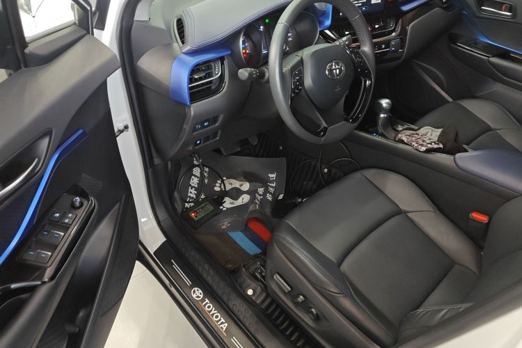 丰田C-HR 2021款 2.0L 豪华版中控内饰20