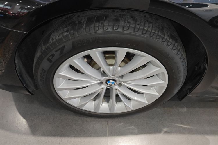 宝马5系 2018款 530Li xDrive 豪华套装车身外观35