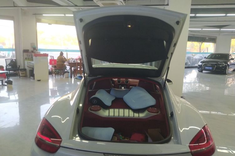 保时捷 2013款 Cayman 2.7L机舱底盘23