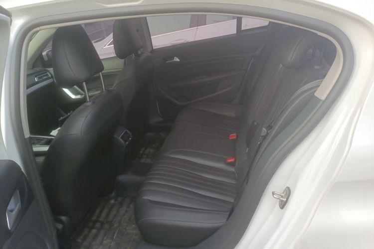 标致408 2019款 350THP 自动豪华版 国V中控内饰21