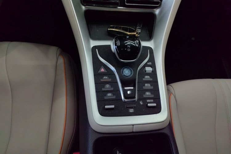 比亚迪 宋Pro新能源 2024款 荣耀版 DM-i 71KM超越型中控内饰18