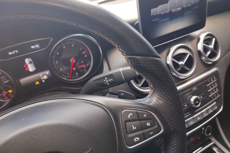 奔驰GLA 2018款 GLA 200 动感型局部细节18