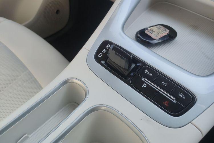 吉利银河 星愿 2025款 UP 410km 探索版中控内饰18