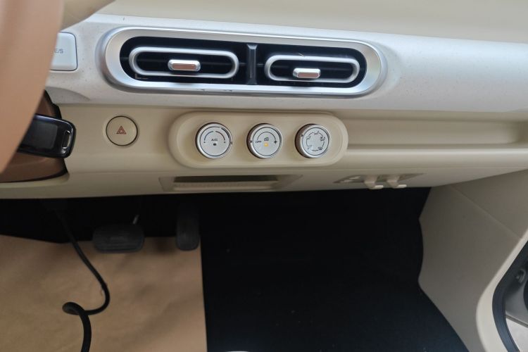 五菱汽车 宏光MINIEV 2024款 第三代 215km 青春版中控内饰16