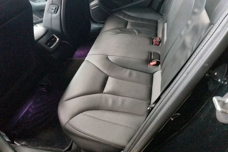 红旗H5 2022款 经典款 1.8T 自动智联旗享版中控内饰21