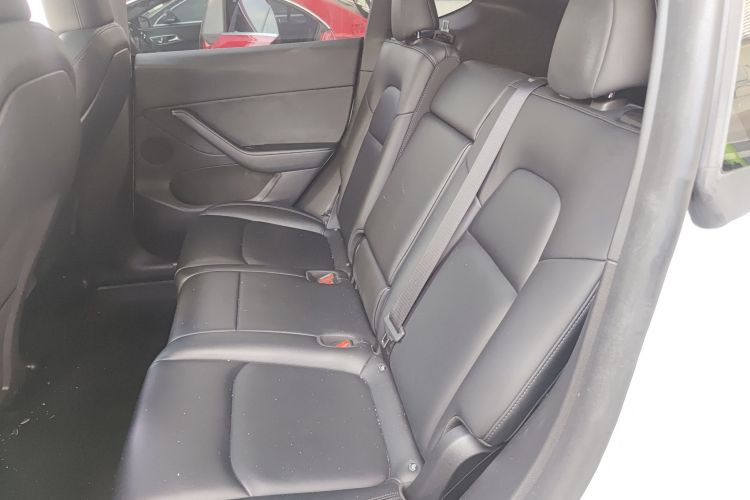 特斯拉 Model Y 2023款 后轮驱动版中控内饰21