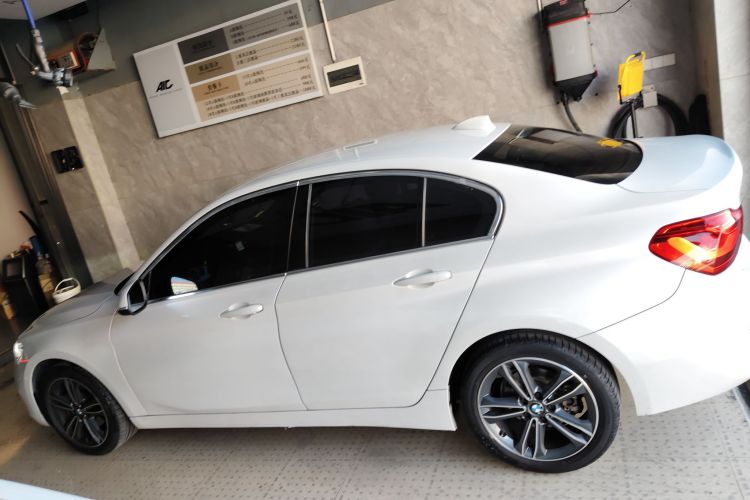 宝马1系 2019款 118i 时尚型车身外观4