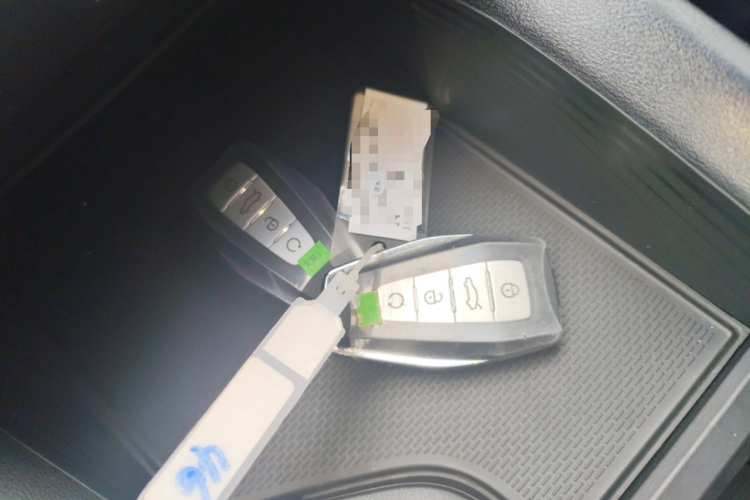 吉利汽车 2024款 缤瑞COOL 1.5T DCT冠军版中控内饰7001