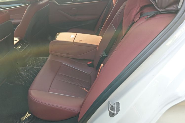 宝马5系 2022款 改款 525Li M运动套装中控内饰21