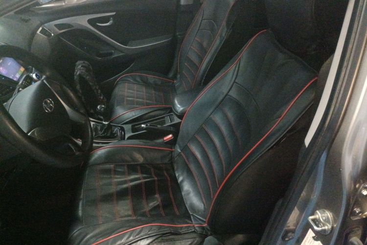 现代 朗动 2015款 1.6L 手动领先型中控内饰19