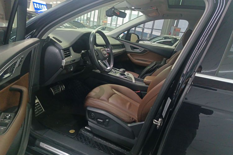 奥迪Q7 2019款 55 TFSI 技术型局部细节19