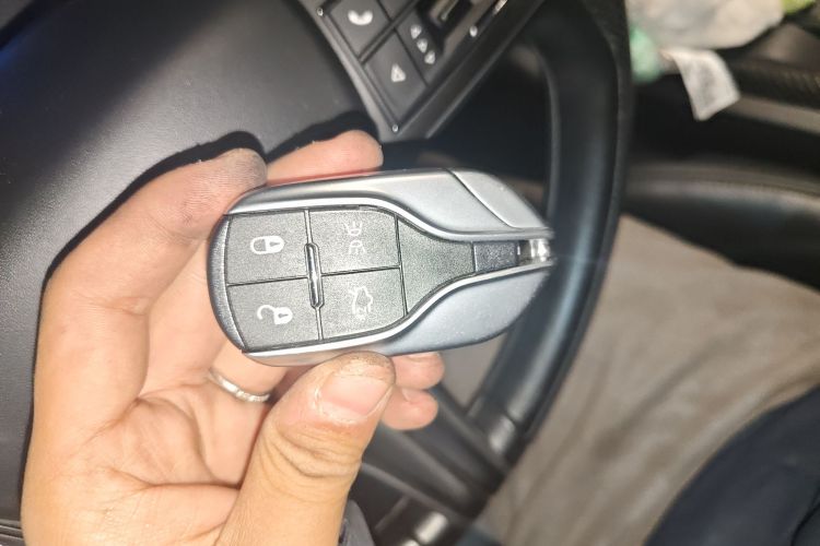 玛莎拉蒂 Ghibli 2018款 3.0T 运动版中控内饰11