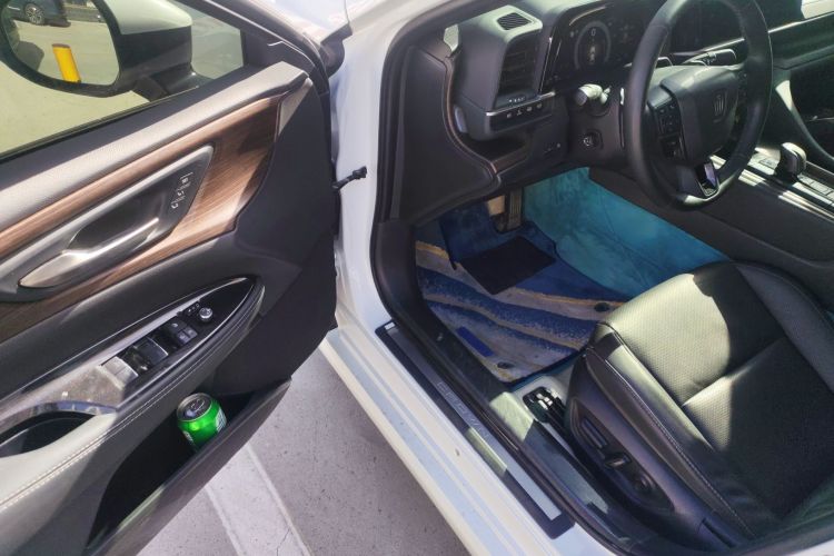 丰田 皇冠(进口) 2024款 2.5L 至尊版中控内饰7003