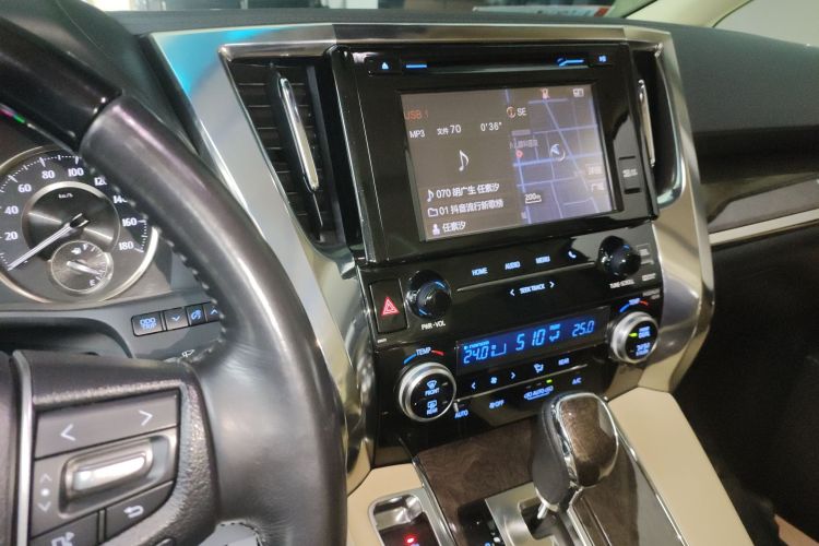 丰田 威尔法 2019款 双擎 2.5L HV尊贵版中控内饰16