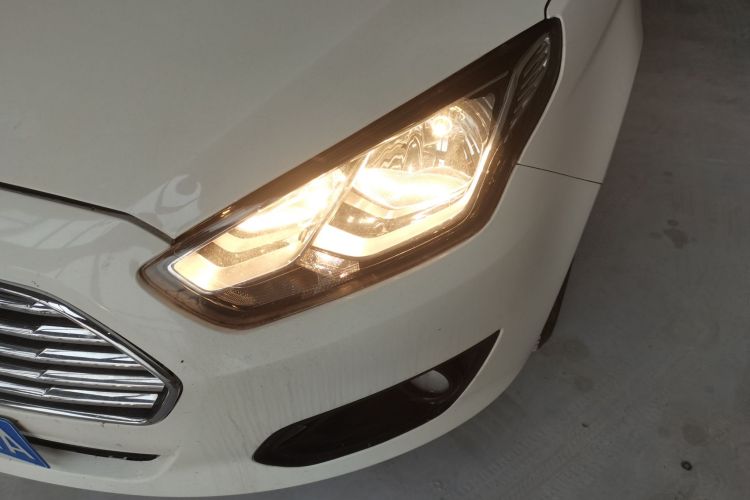 福特 福睿斯 2017款 改款 1.5L 手动舒适型局部细节36