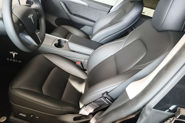 特斯拉 Model Y 2023款 后轮驱动版中控内饰19