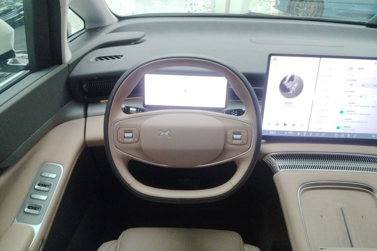 小鹏X9 2025款 740超长续航 Max中控内饰13