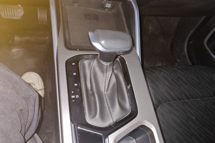 吉利汽车 帝豪 2022款 第4代 1.5L CVT尊贵型局部细节18