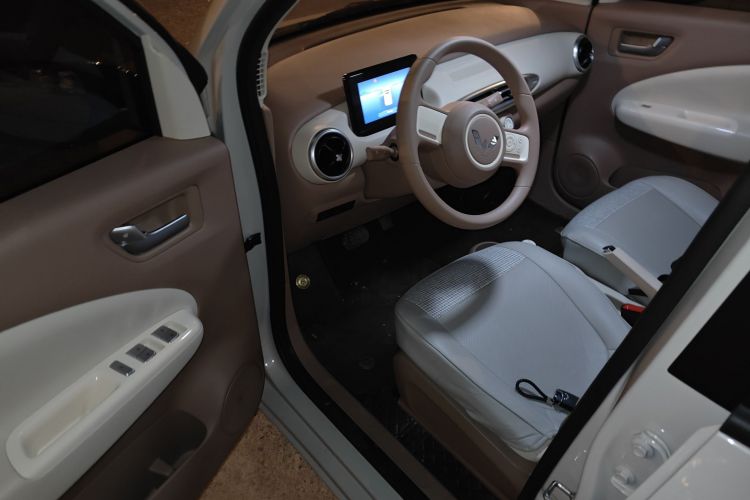 五菱汽车 宏光MINIEV 2025款 四门版 进阶款中控内饰7003