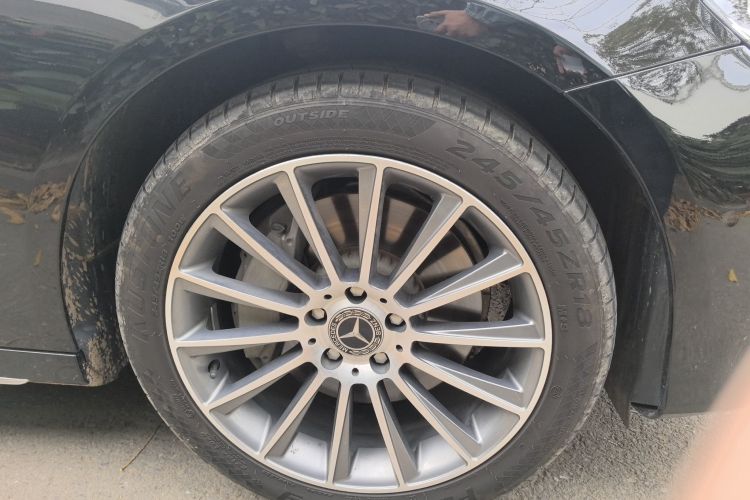 奔驰E级 2018款 E 300 L 豪华型车身外观10