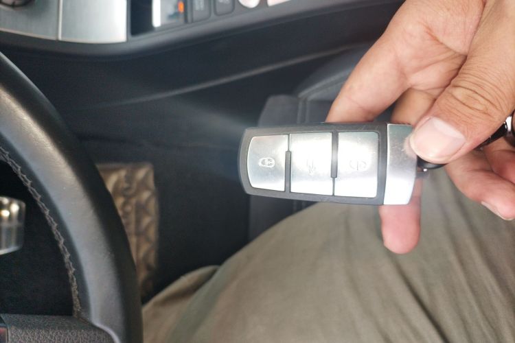 一汽-大众CC 2016款 1.8TSI 豪华型中控内饰7001