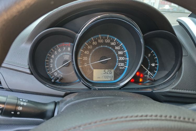 丰田 威驰 2014款 1.3L 手动超值版中控内饰14