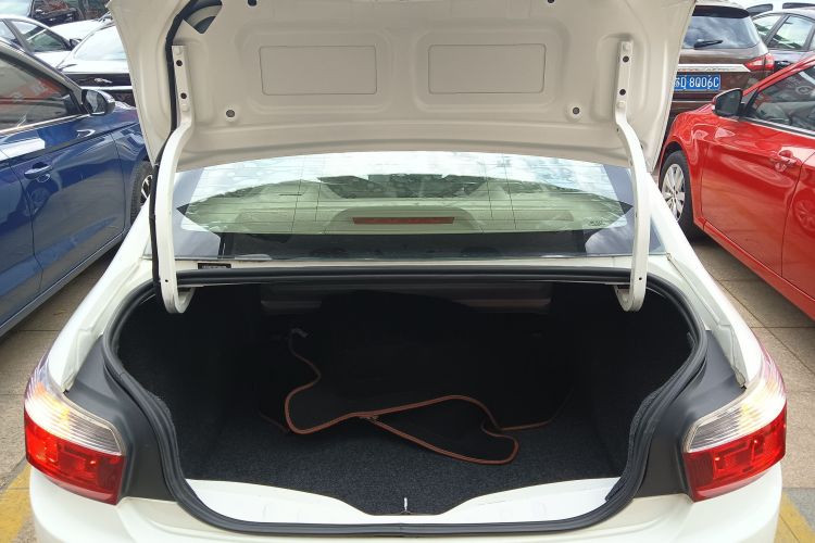 雪铁龙 爱丽舍 2015款 质尚版 1.6L 自动时尚型机舱底盘23