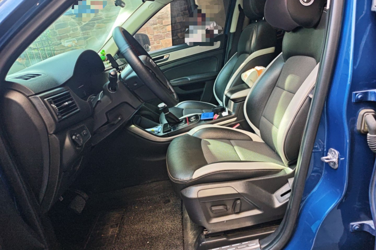 观致5 2017款 1.6T 自动尊贵型中控内饰19