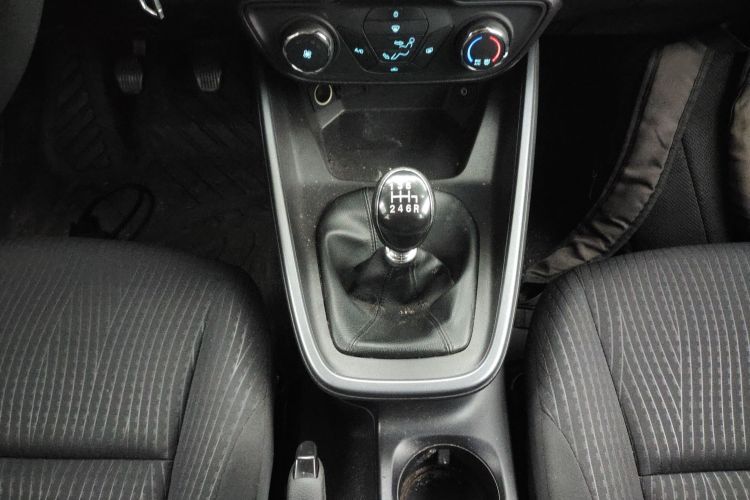 福特 福睿斯 2019款 改款 1.5L 手动质享型（胎压监测） 国VI局部细节18