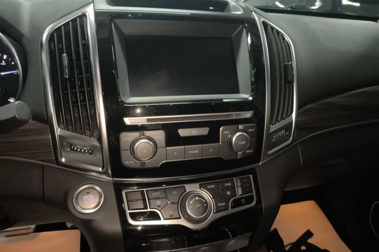 哈弗H9 2017款 2.0T 汽油四驱尊享型 5座中控内饰16