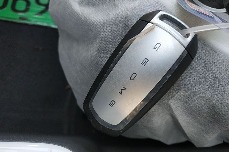 吉利银河 2025款 210km 熊猫卡丁中控内饰11