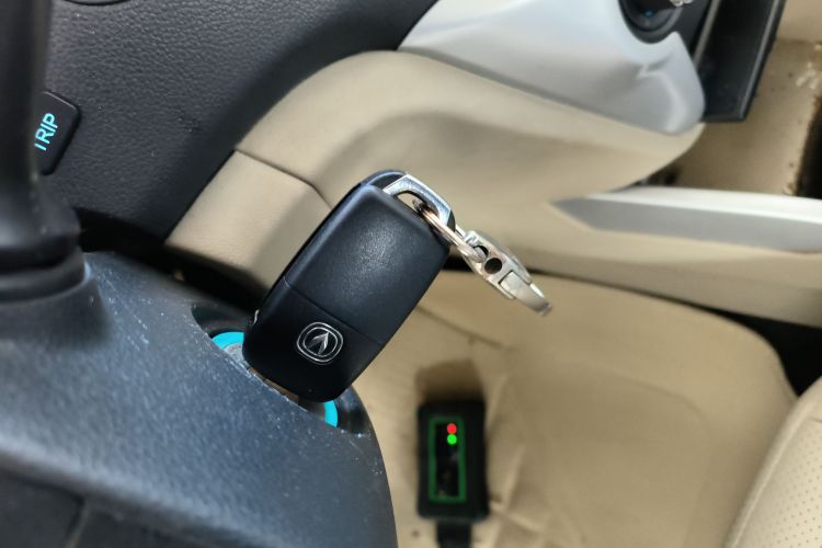 长安 逸动 2014款 1.6L 自动豪华型中控内饰7001