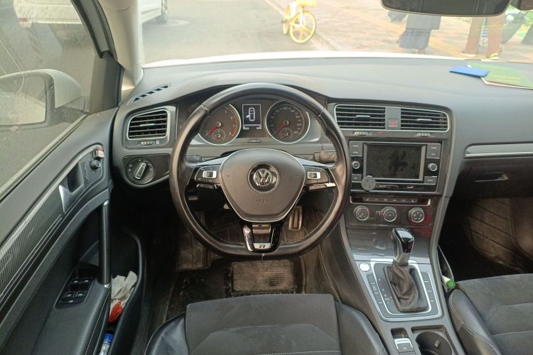大众 高尔夫 2018款  230TSI 自动豪华型中控内饰13