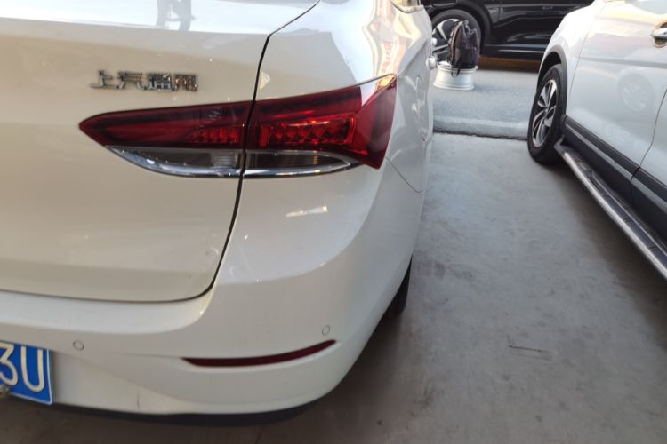 别克 英朗 2021款 改款 典范 1.5L 自动精英型车身外观9