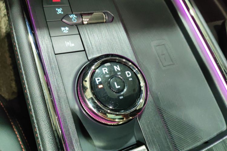 福特 蒙迪欧 2024款 2.0T E-混动运动版 ST-Line局部细节18