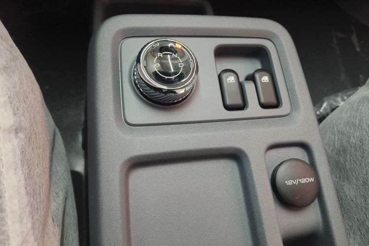 五菱汽车 五菱扬光 2025款 310KM 客车版宁德时代定制版局部细节18