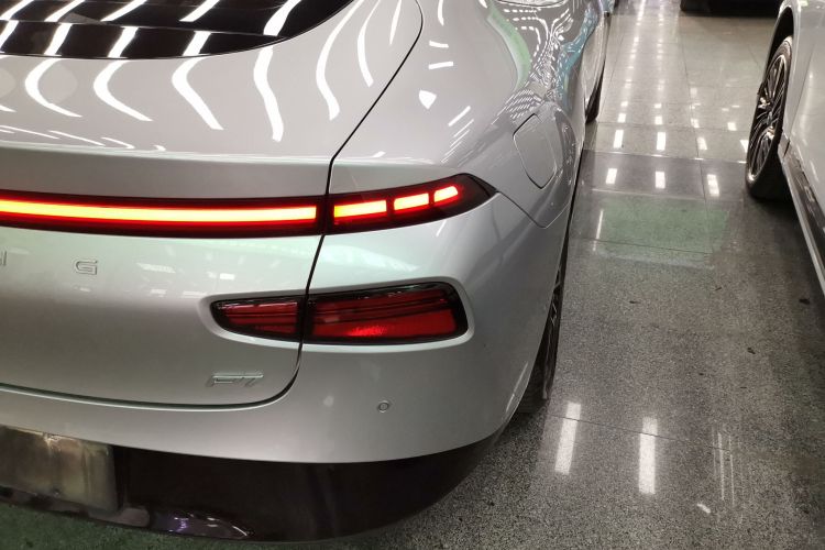 小鹏P7 2024款 P7i 550 Pro车身外观6006