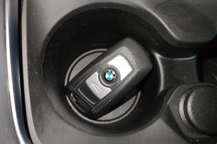 宝马3系 2019款 320Li 时尚型中控内饰7001