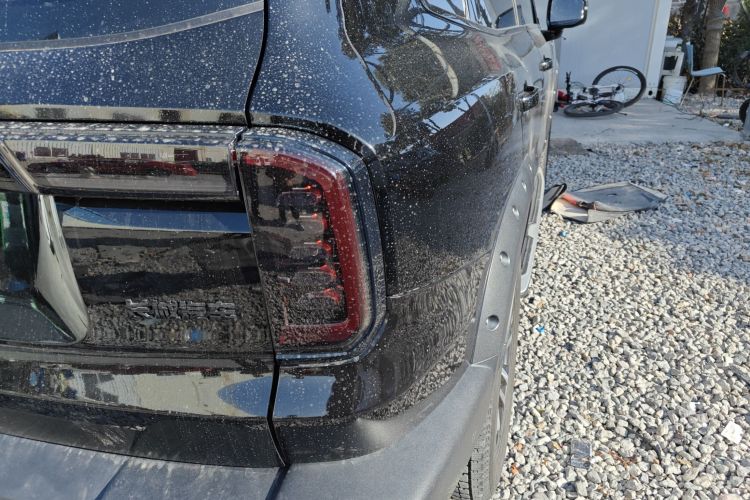 哈弗大狗 2022款 1.5T DCT两驱马犬追猎版车身外观9