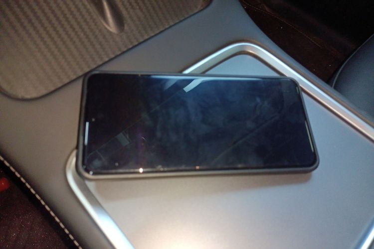 特斯拉 Model Y 2022款 改款 后轮驱动版中控内饰11